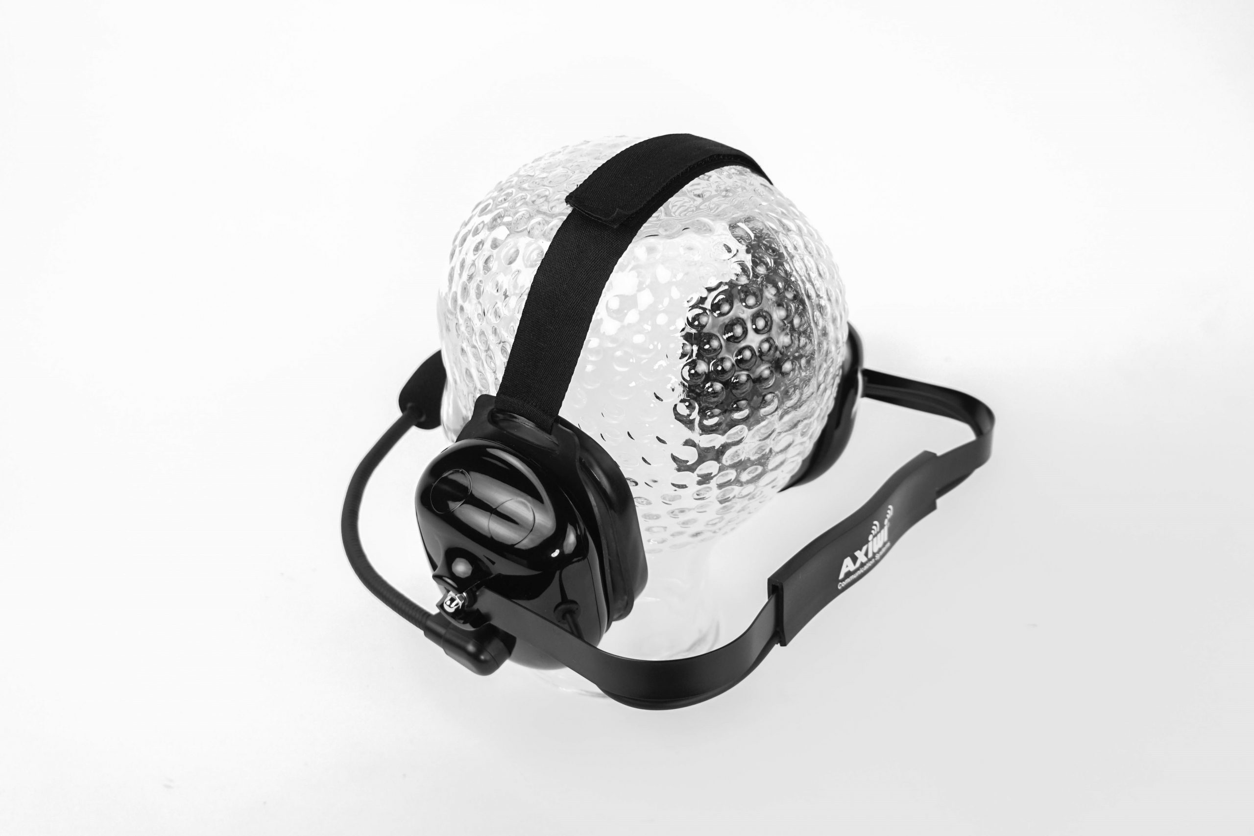 site-images/products/140_gal_2024-01-22_axiwi-he-085-headset-noise-reduction-29-dB-neckband-behind-scaled.jpg